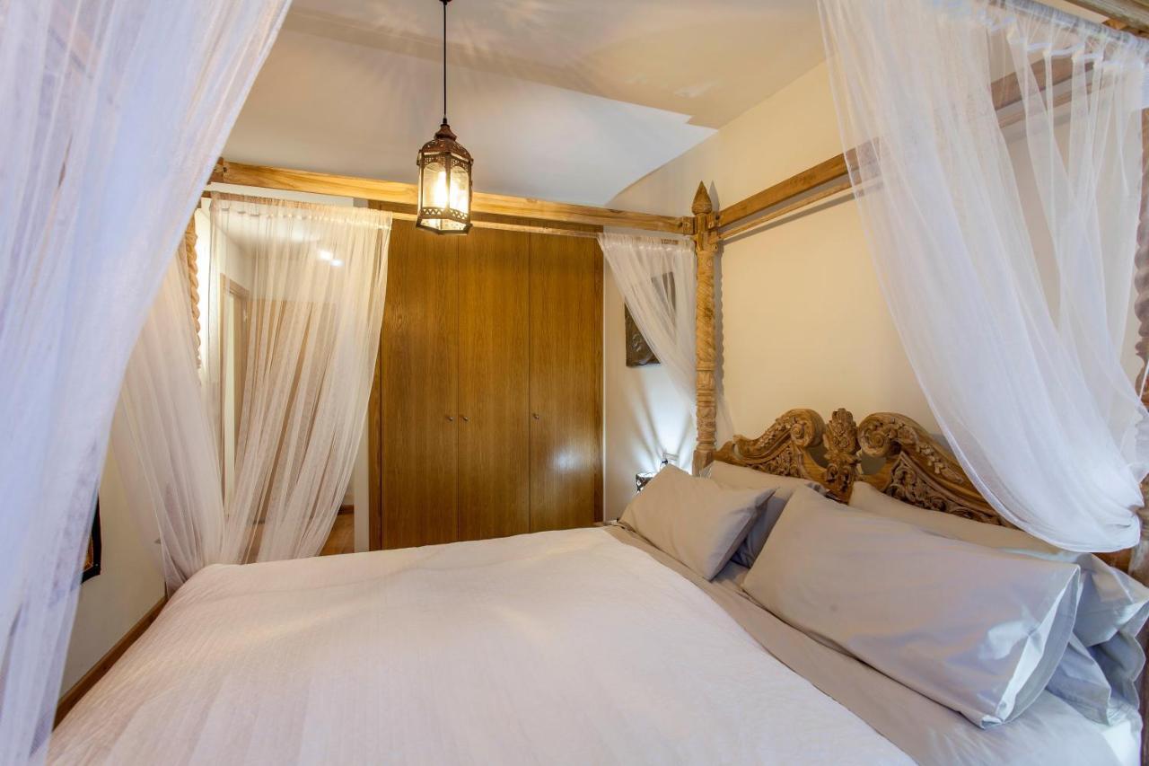 Luxurious & Alluring Home In Historic Town Valência Exterior foto