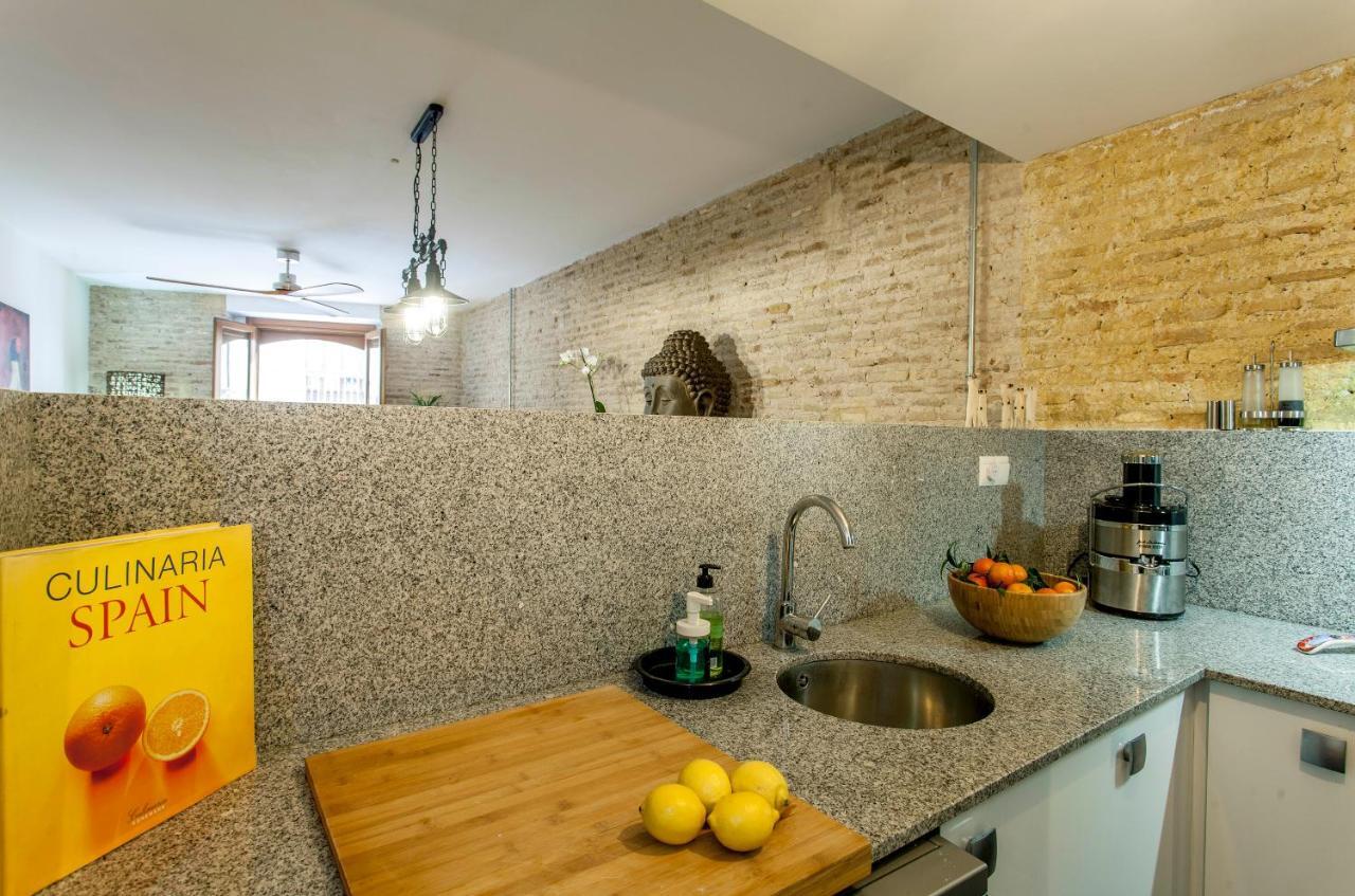 Luxurious & Alluring Home In Historic Town Valência Exterior foto