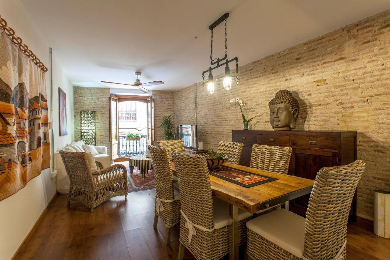 Luxurious & Alluring Home In Historic Town Valência Exterior foto
